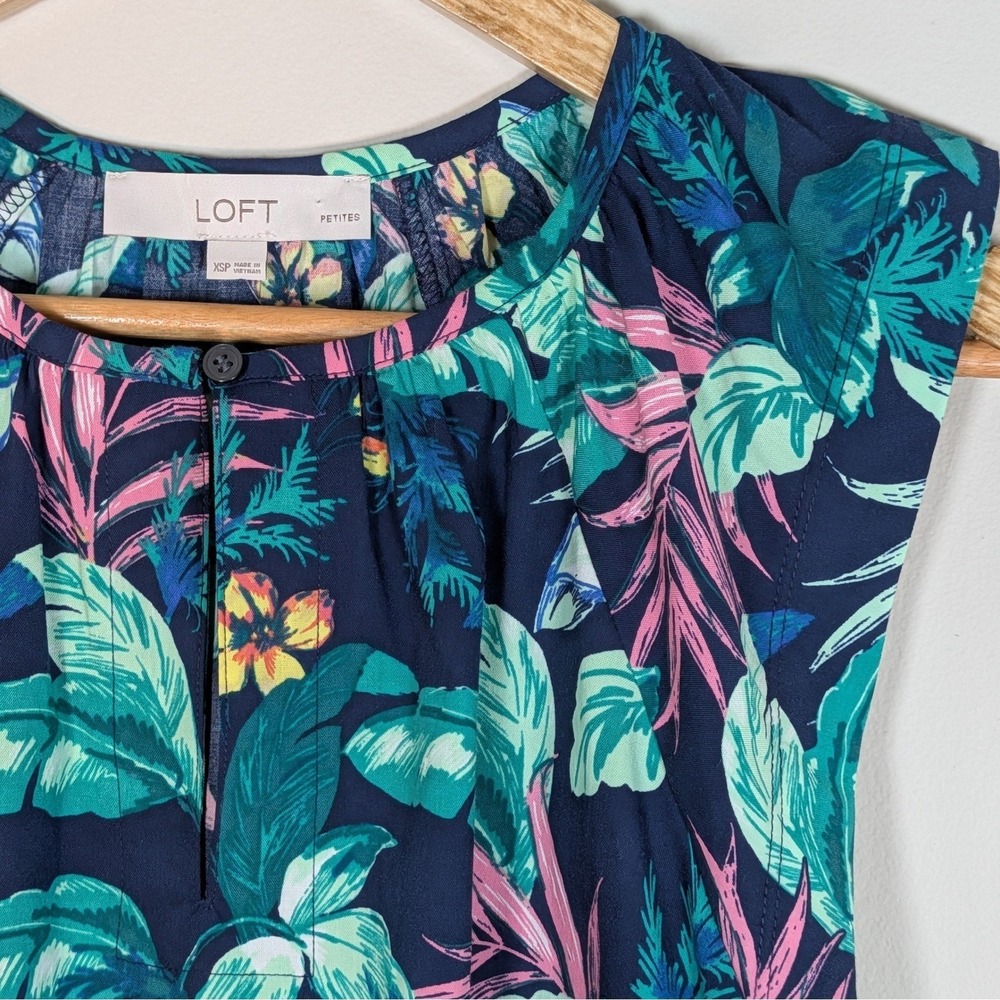 LOFT Petites Tropical Floral Shell Top Navy Blue Green Pink XSP Sleeveless NWT